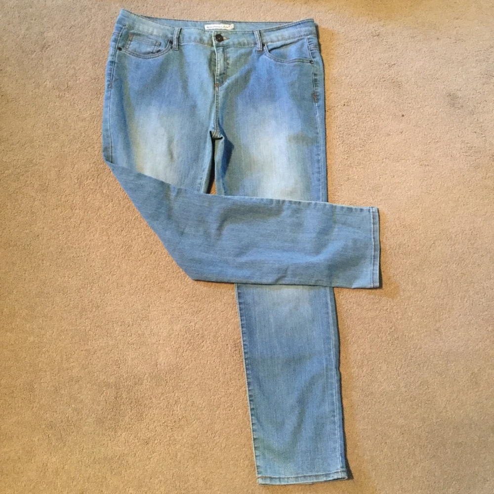 Bleached Straight Leg JR PLUS